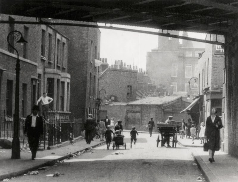 20 Stunning Black and White Photos of London in the Early 20th Century_Ha