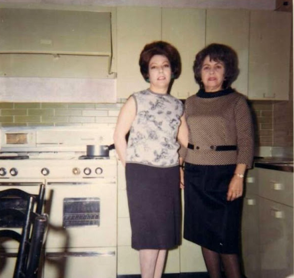 48 Color Snapshots Show How Kitchens Were Like in the 1960s_teo